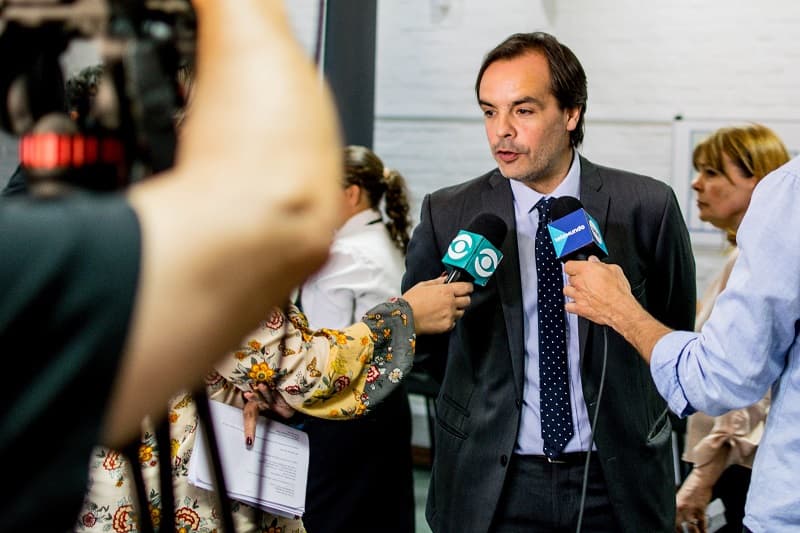 Andrés Gil (5M Travel Group) atiende a varios informativos de televisión